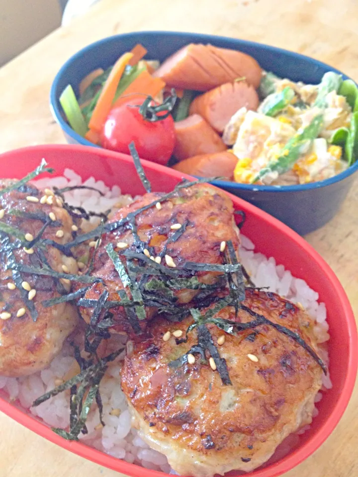 アスパラ入りつくねのお弁当♡|いくえさん