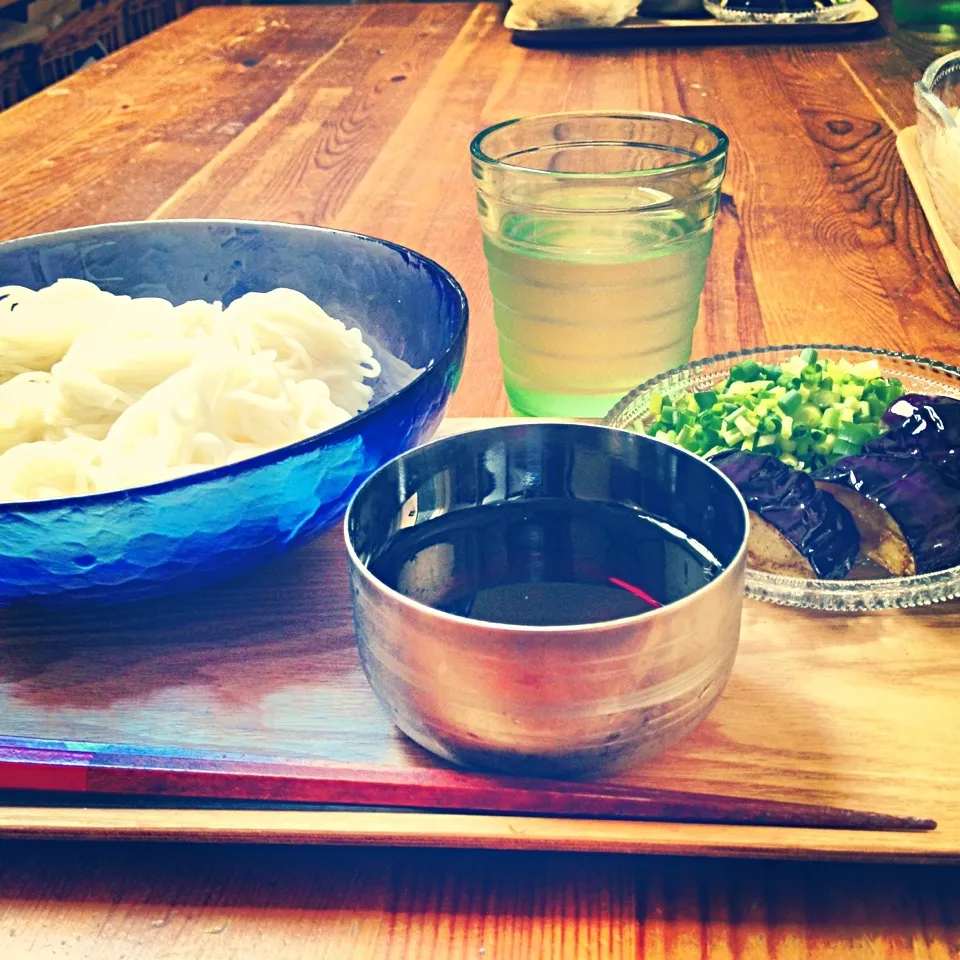 おひるごはん。素麺に揚げ茄子青ネギトッピング|마도카さん