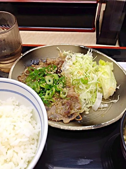 吉野家 ネギ塩ブタロース定食|プラムてつ。さん