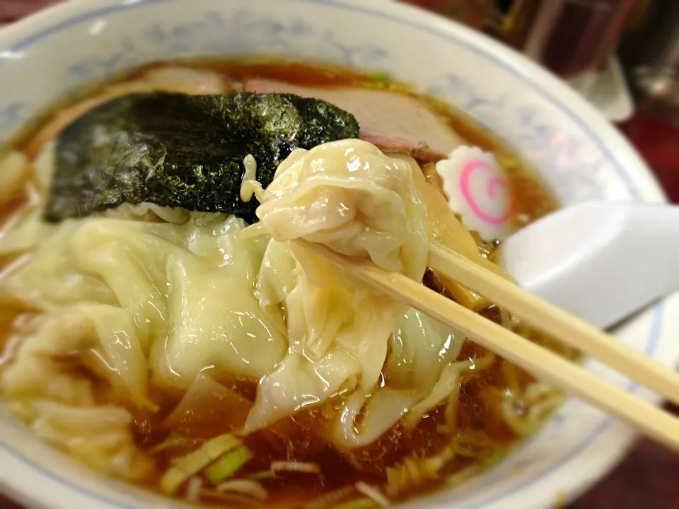 Snapdishの料理写真:支那ワンタン麺@中華そば白河・仲町台|らーめん好き！さん