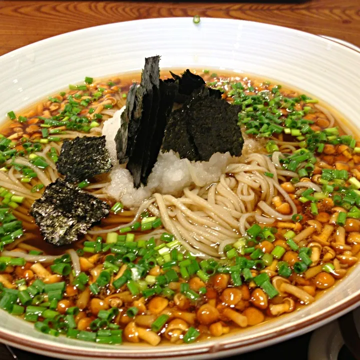 昼ごはん  冷かけ新芽なめこおろしそば|ぽんたさん