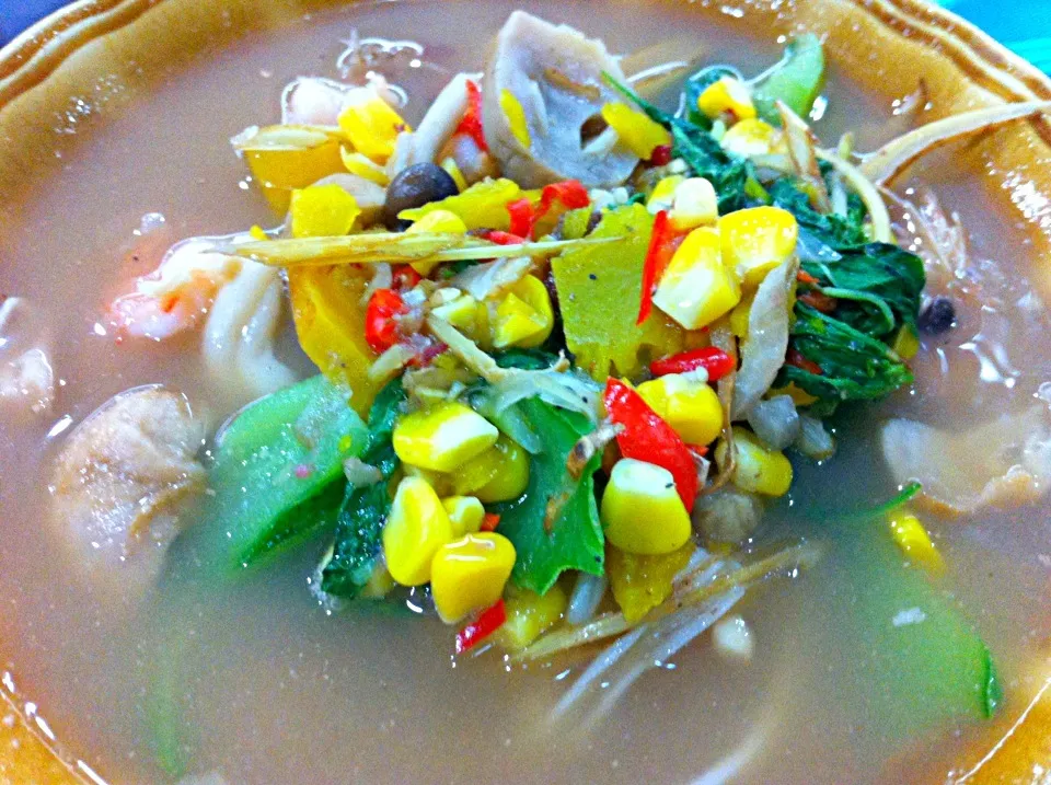 Thai Spicy Mixed Vegetable Soup with Prawns (Kang Liang Goong Sod )|Blinkieさん