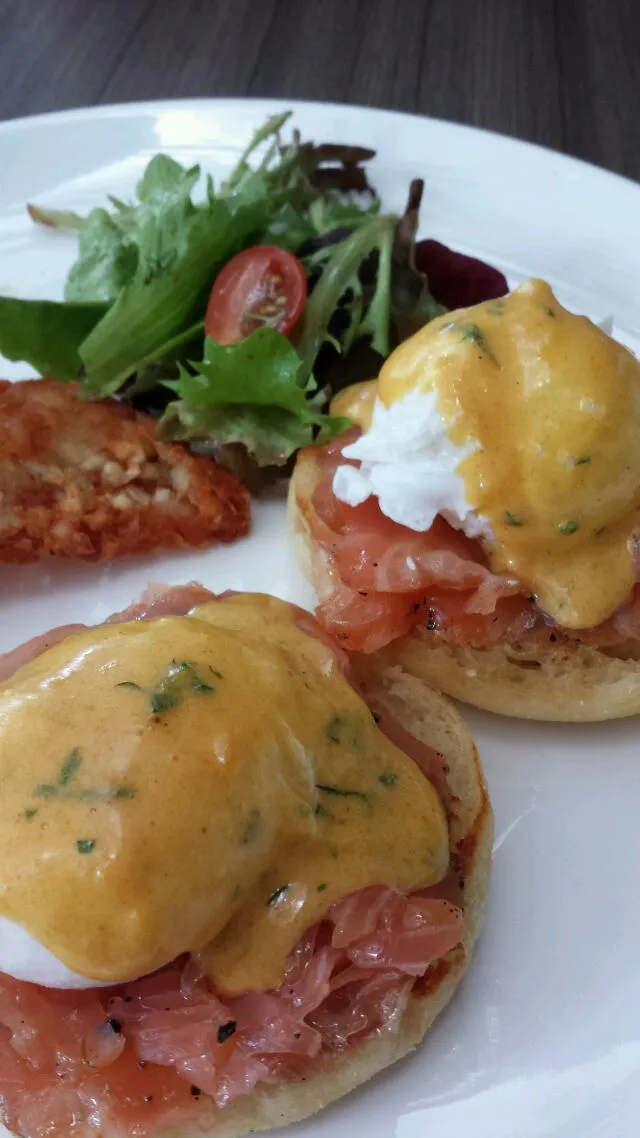 Egg Benedict with Smoked Salmon|Debbieさん