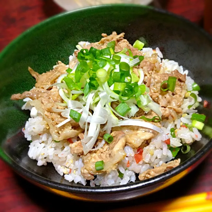 梅しそ豚丼|ともえさん