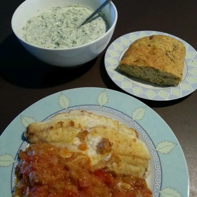 Snapdishの料理写真:Snapper met tomatensaus en tzaziki|Frank&Jolanda - Eteninbeeldさん