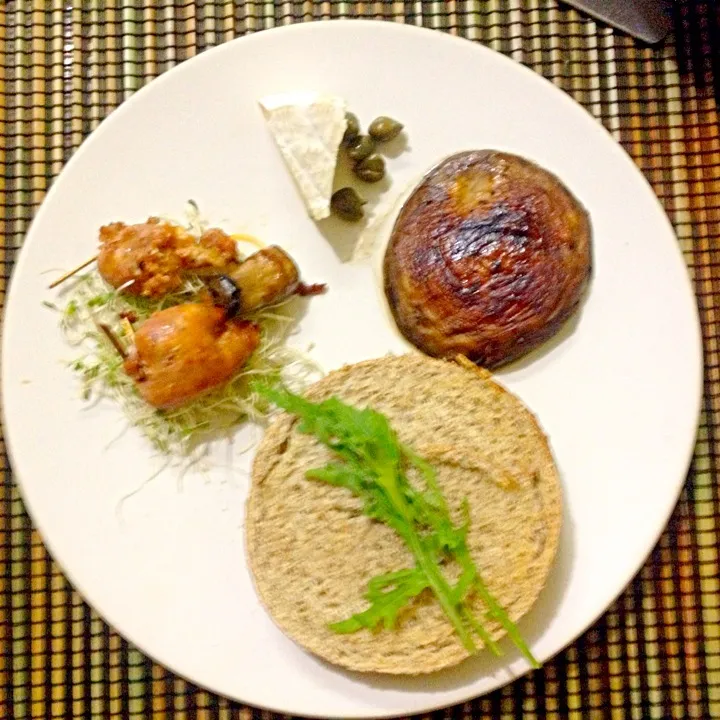 Bagel, Alaminos Longganisa, Portobello Mushroom, Camembert Cheese Platter|rcxy bさん