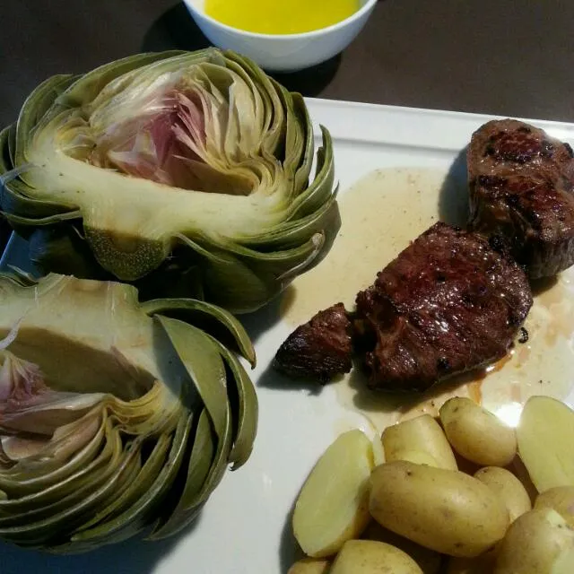 Wild boar strip loin with artichokes and new potatoes / Wild zwijnhaas met artisjokken|Frank&Jolanda - Eteninbeeldさん