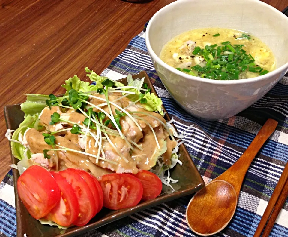 Snapdishの料理写真:【ダイエット食】茹で鶏肉のせサラダ、鶏出汁の春雨スープ|サチさん