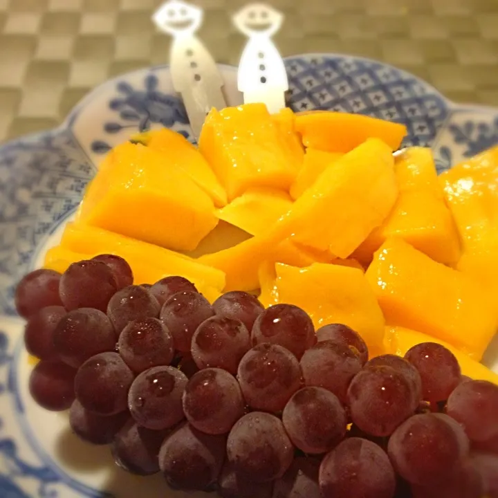 Mangoes & grapes|Junya Tanakaさん