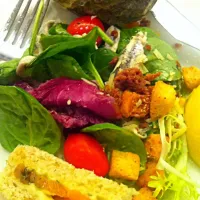 Garden Salad with Anchovies|jessie peloneさん