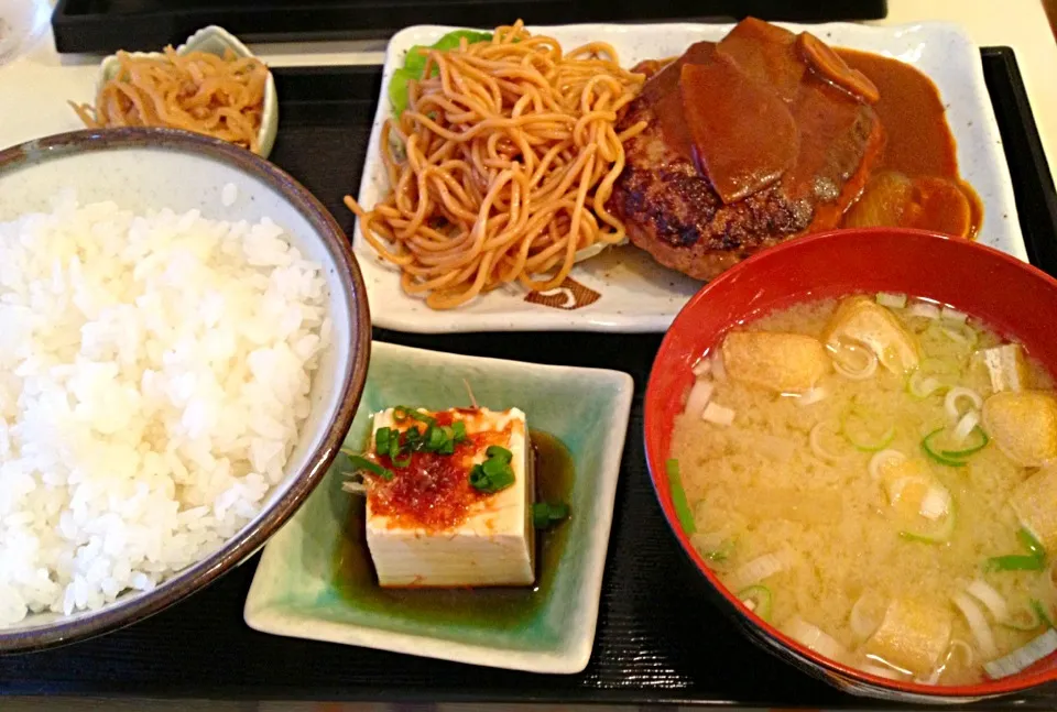 ハンバーグ定食|toshi,I🍴さん