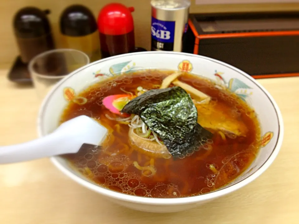 Snapdishの料理写真:醤油ラーメン680円！初です？|なべだいさん