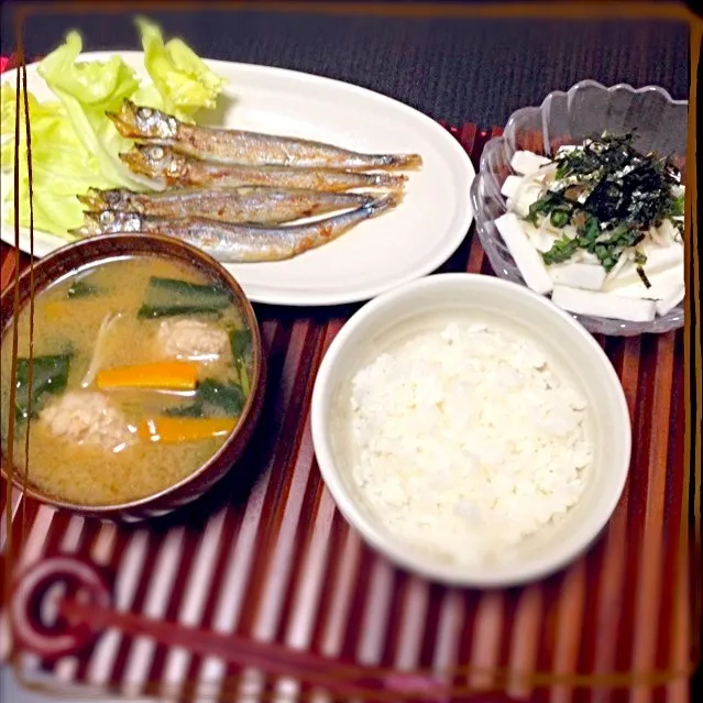 地味〜な晩ご飯ですな(; ´_ゝ`)|ともよさん