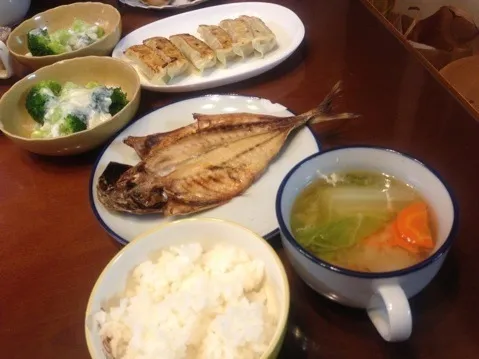 鯵の開き×キャベツの味噌汁×ブロッコリーのふわふわ卵白あんかけ×餃子|エミリス★さん