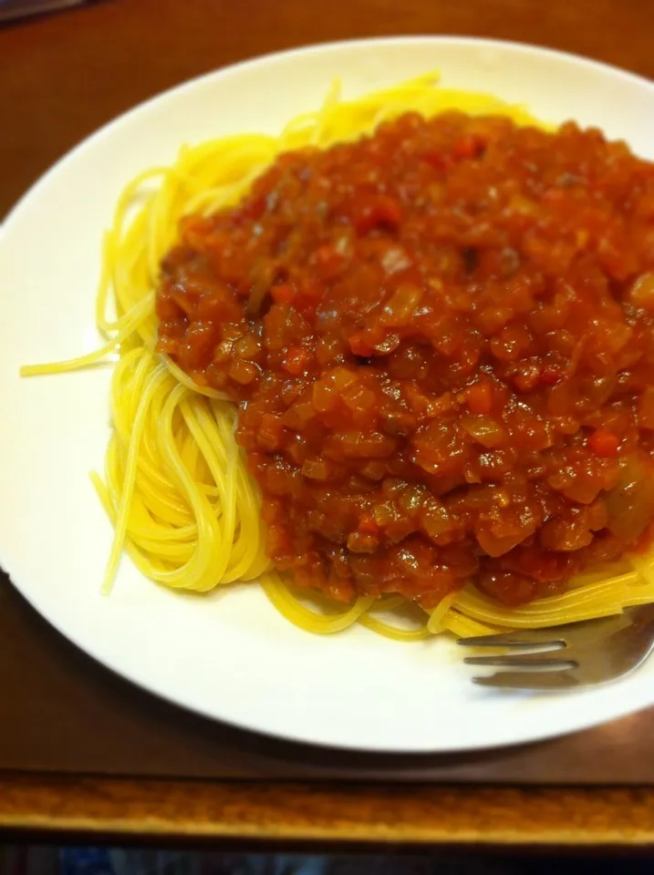 Snapdishの料理写真:玉ねぎたっぷりミートソースパスタ|エミリス★さん