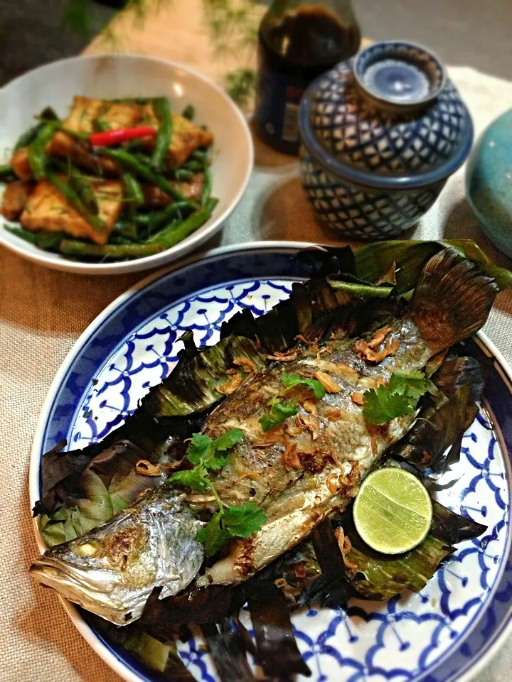 Grilled fish with lemongrass in banana leaf|rick chanさん