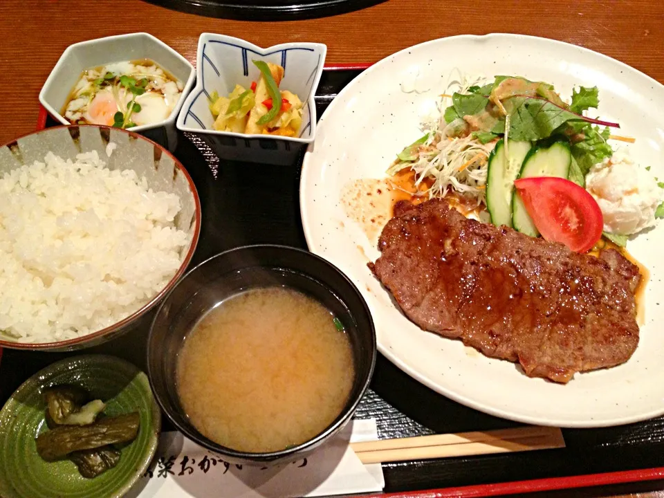 ステーキ定食をご馳走になりました|猫舌ロビンさん