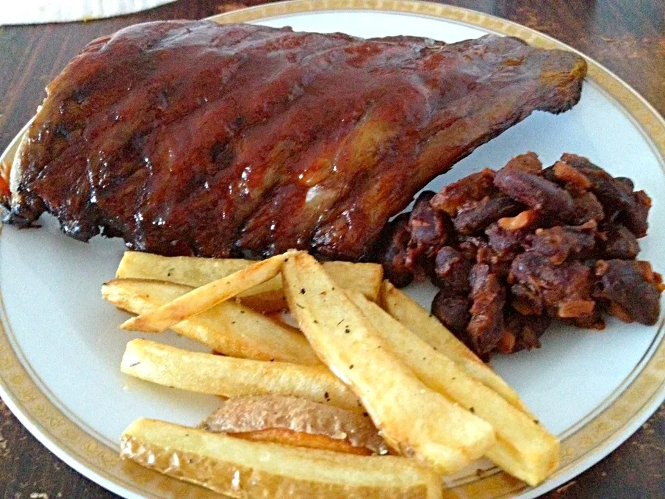 Ribs / Bean / Fries|Chris Shannonさん