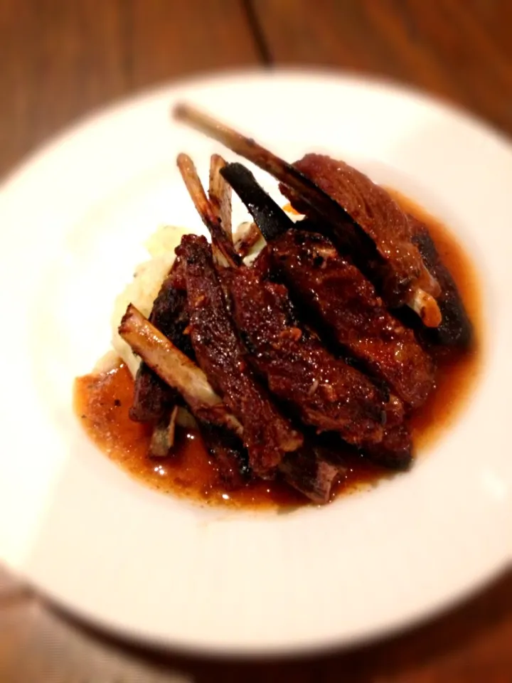 Twice cooked  Lamb ribs with garlic and chive mash, bourbon BBQ sauce|woodfiredさん