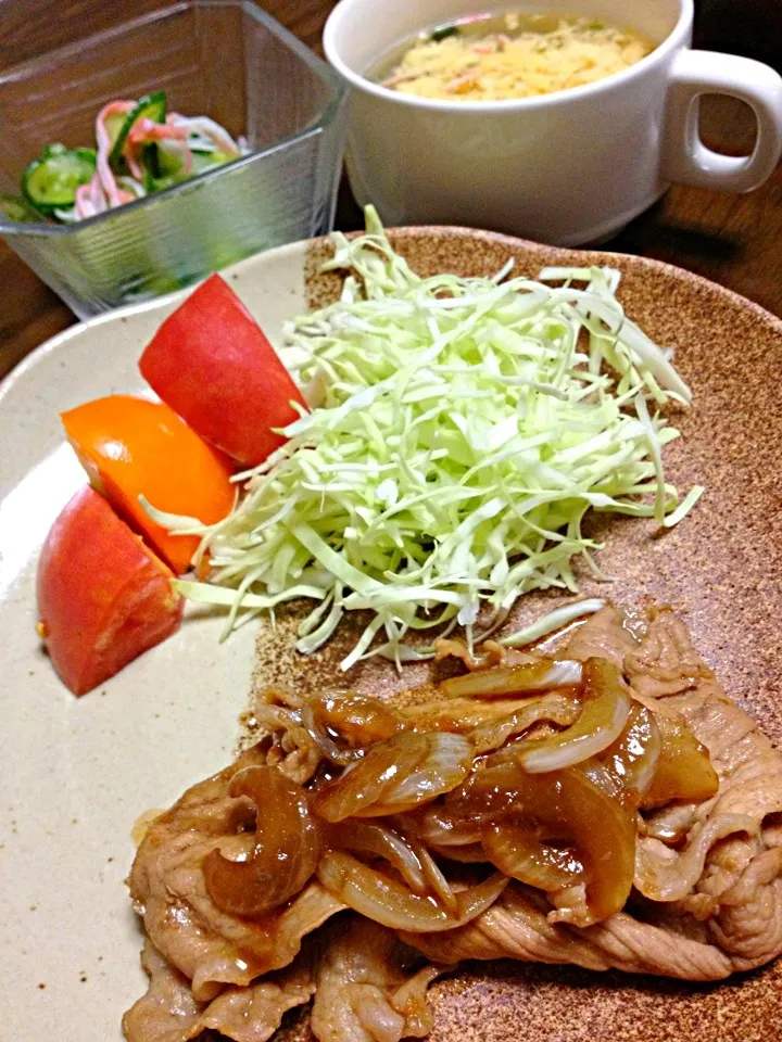 生姜焼き風肉炒め∞きゅうりとカニカマの酢和え|そらひめさん