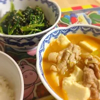 Snapdishの料理写真:豚肉と豆腐のピリ辛煮＊おひたし|ゆかさん