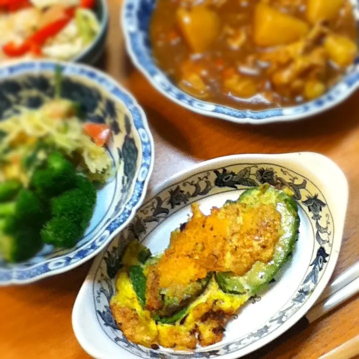 Fried egg in avocado  油のかわりにマヨネーズ、溶き卵とパルメザンチーズで焼いてみました^ ^|hoppycowさん