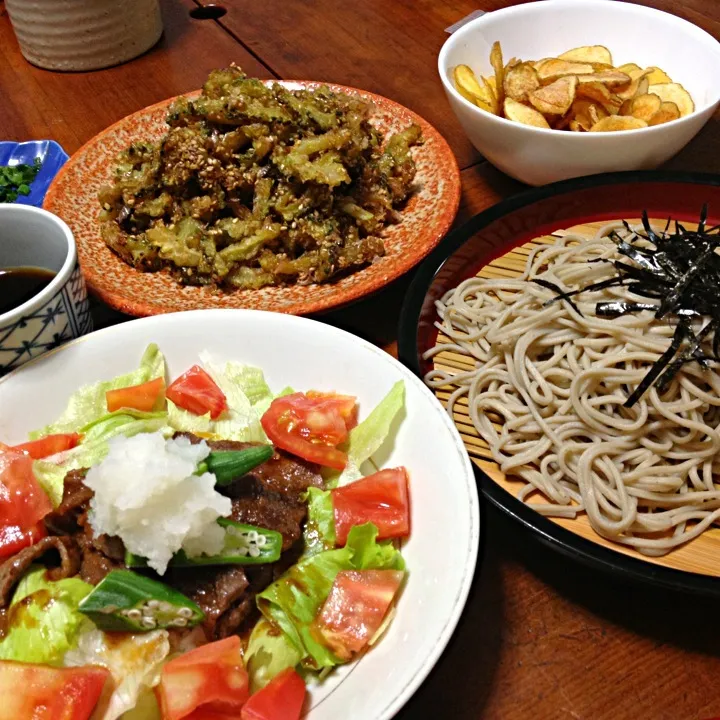 実家〜牛焼肉丼サラダ仕立て、新潟妻有蕎麦、ゴーヤの佃煮風、義妹作ポテトチップス|masakoさん