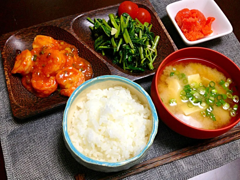 海老チリ.空芯菜炒め.豆腐の味噌汁.辛子明太子.|恭子さん