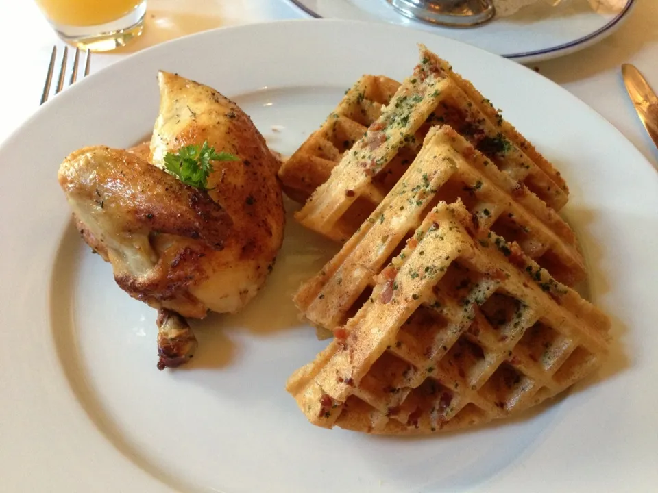 Snapdishの料理写真:Chicken and waffles|yukariさん