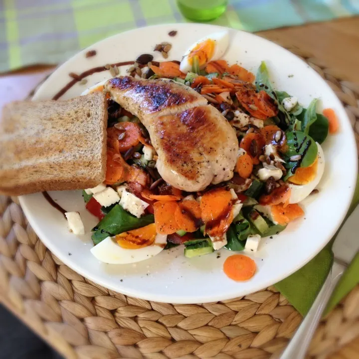 Mixed summer salad with grilled chicken breast|Marcoさん