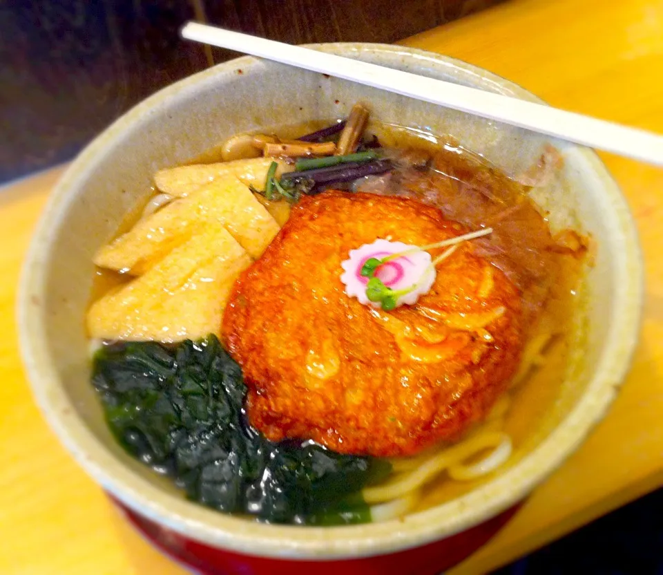 元祖湯河原うどん 桜えびのさつま揚げ、山菜、わかめ、油揚げ|uchikawa hiroshiさん