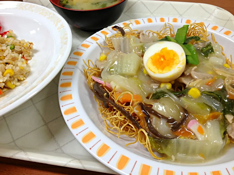 社食。あんかけ皿うどん。チャーハン。|osayanさん