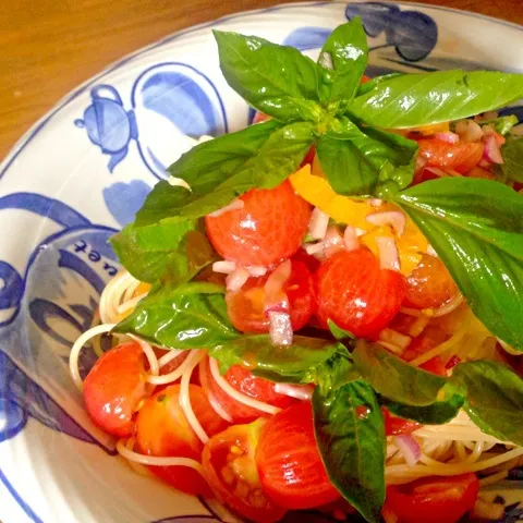 Snapdishの料理写真:新鮮野菜たっぷり♡冷製パスタ♡|あやさん