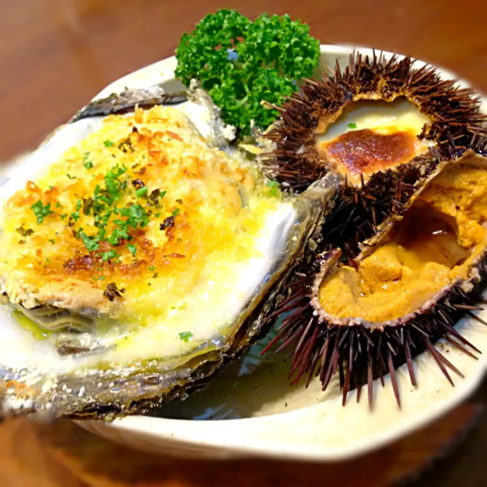 岩牡蠣のブルゴーニュ風〜雲丹のクリームチーズ焼き〜蒸し雲丹|おかっぴーさん