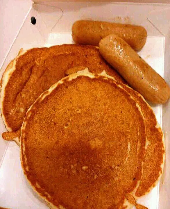 pancake with sausage :-P for breakkky!!!|Michelle Ann Elazeguiさん