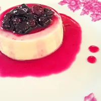 Panna cotta with blueberry coulis|angelinaさん