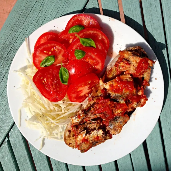 Sardines in tomato sauce on homemade sourdough toast with salad|Sevさん