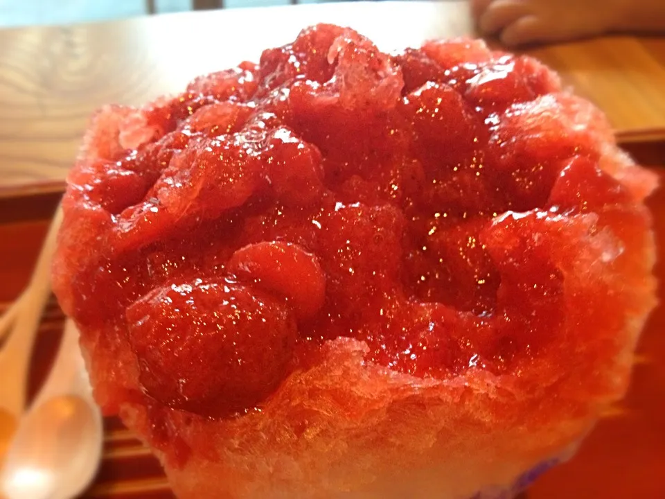 いちご Shaved ice with strawberries|Junya Tanakaさん