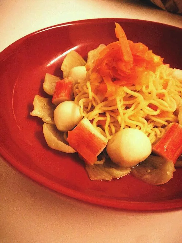 Snapdishの料理写真:Healthy Food
Fish ball crabstick noodles with carrots and vegetable|Jun Kiさん