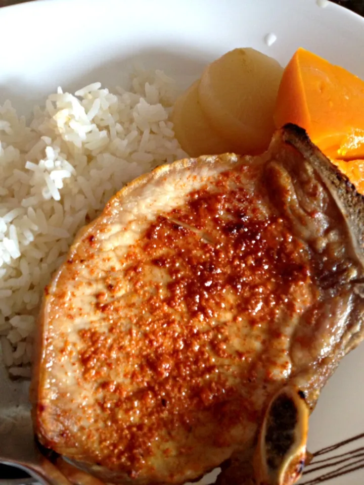 Pork chop with spicy chipotle rub and simmered radish with butternut squash|Ong Sor Fernさん