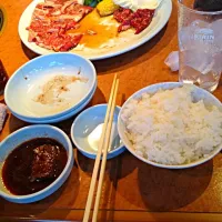 Yakiniku with Rice, Kimchi, and bibimpab :)|Niki Millerさん