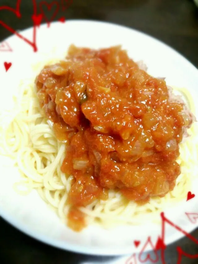 Snapdishの料理写真:klalaさんの完熟トマトで作ったソースでパスタ❤と、またジェノベーゼ❤|♡a-chan♡さん