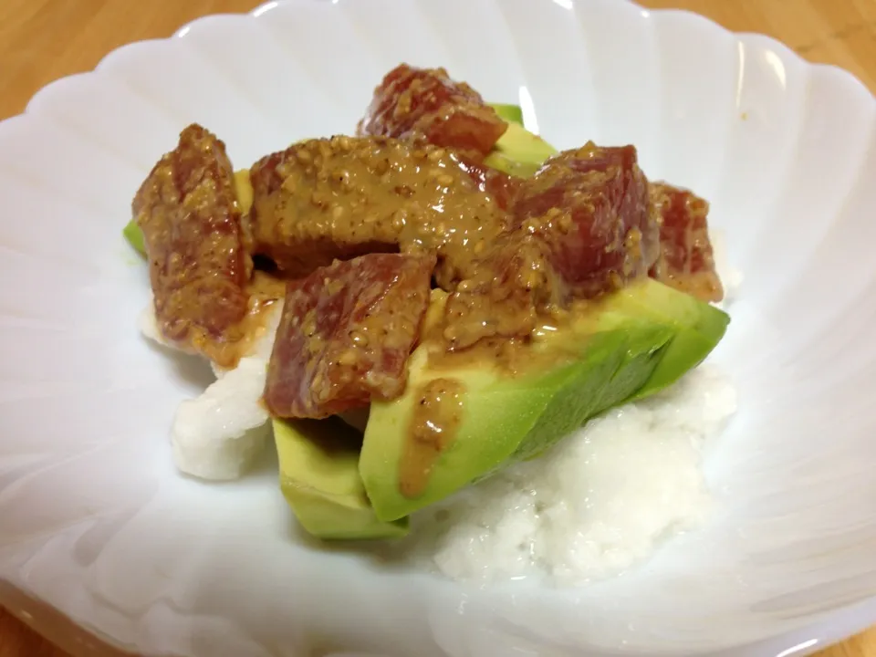 長いもとアボカドのマグロごま和え丼|まさとさん