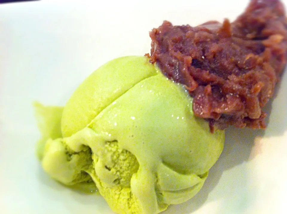 Matcha ice-cream with red bean|Marinさん