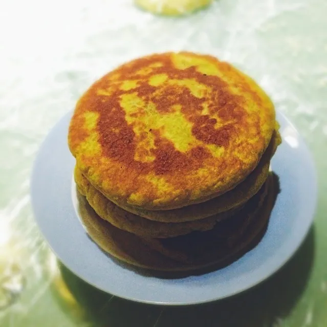 Pumpkin pie stuffed with red bean paste 红豆南瓜饼|char_pieさん