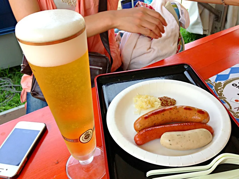 Snapdishの料理写真:ヴァルシュタイナー（ドイツビール）＆ウィンナー！|りんごさん