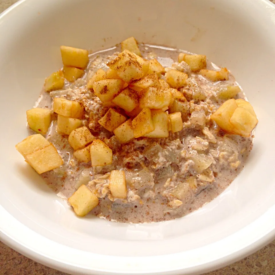 Overnight oatmeal with apple and cinnamon|gofitlifeさん