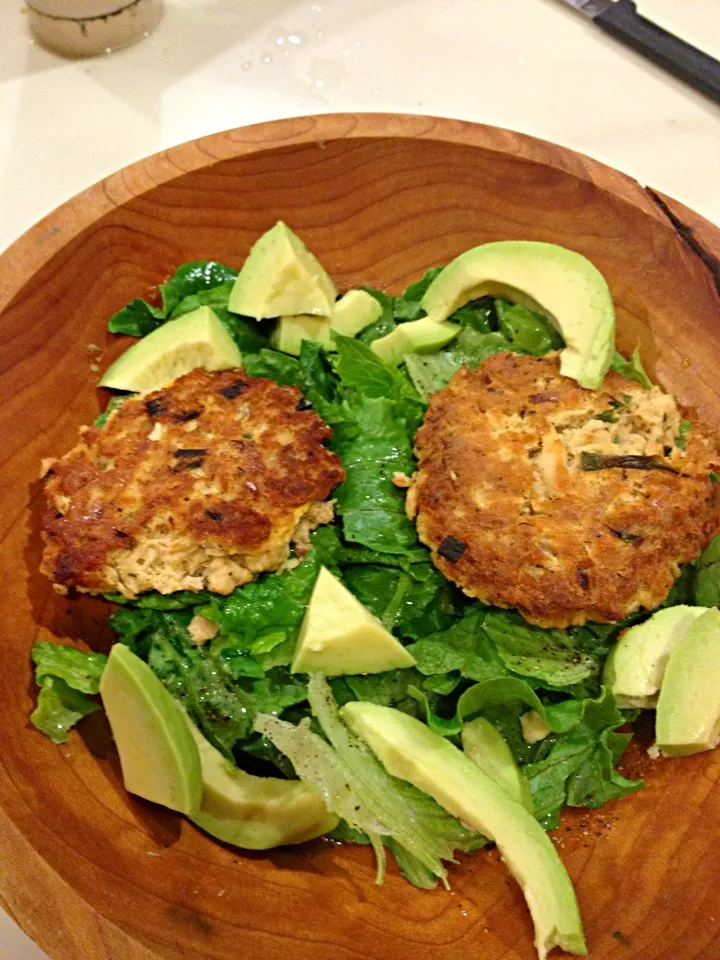 Salmon Patties with Greens|caroline weaverさん