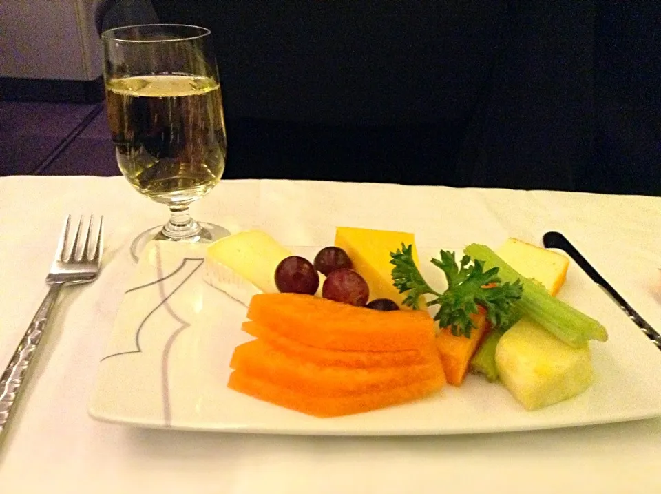 Cheese, fruit and Champagne|yui-watchcatさん