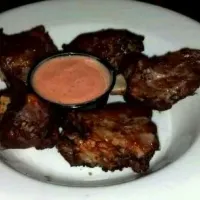 Pig Wings! Short ribs cooked like chicken wings. Siracha Ranch sauce for dipping.|Taterさん